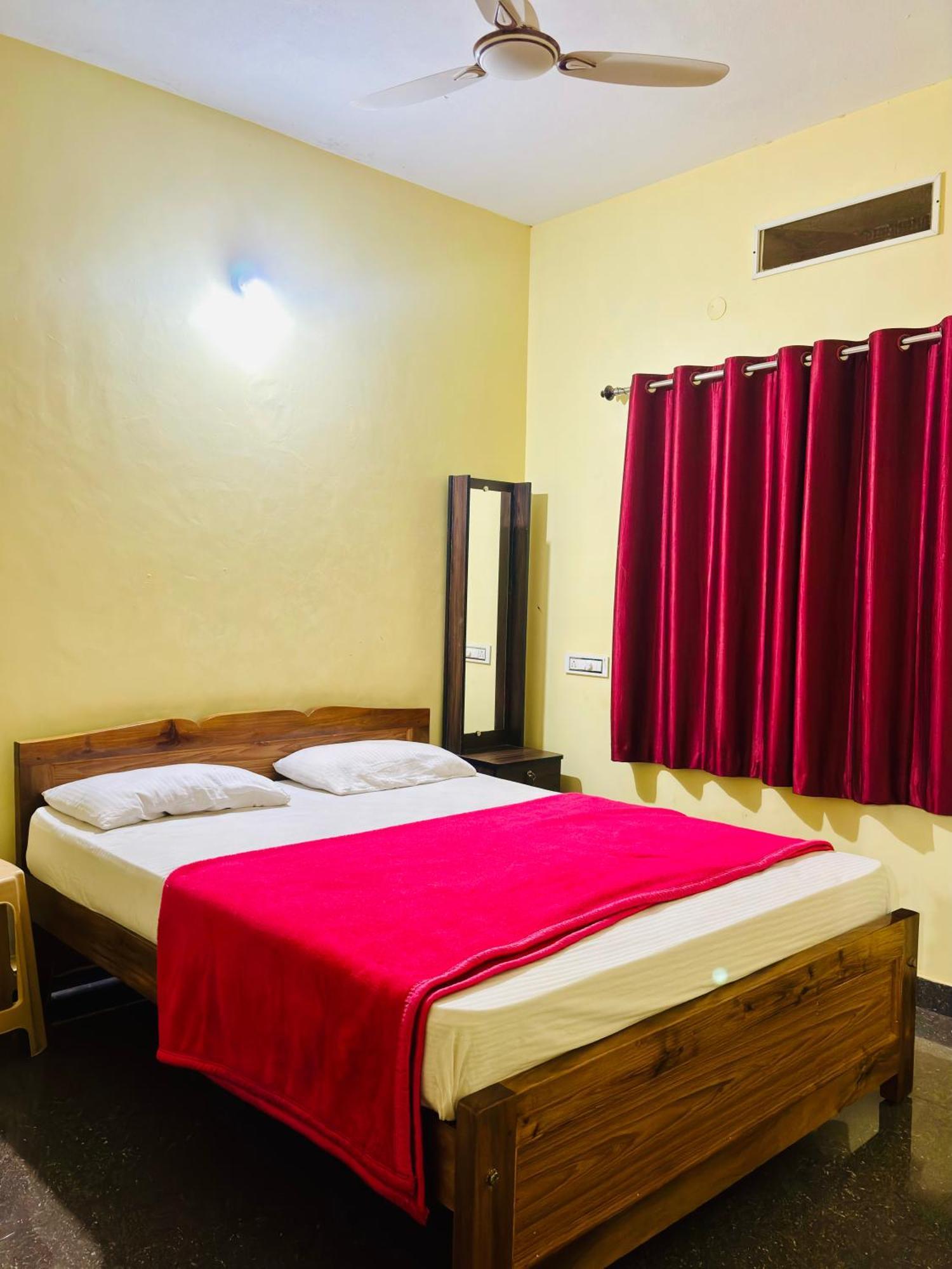 Mungaru Homestay, Talaguppa Sāgar Exteriör bild