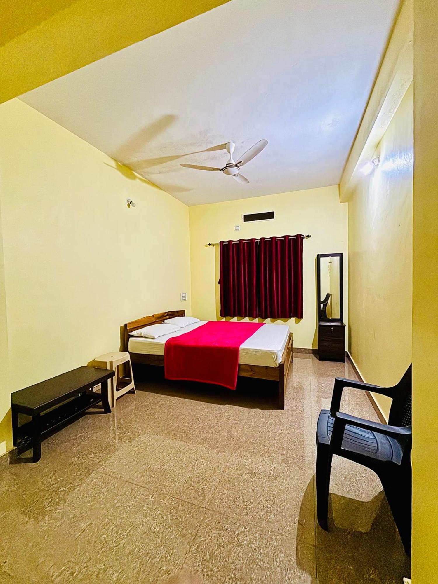 Mungaru Homestay, Talaguppa Sāgar Exteriör bild
