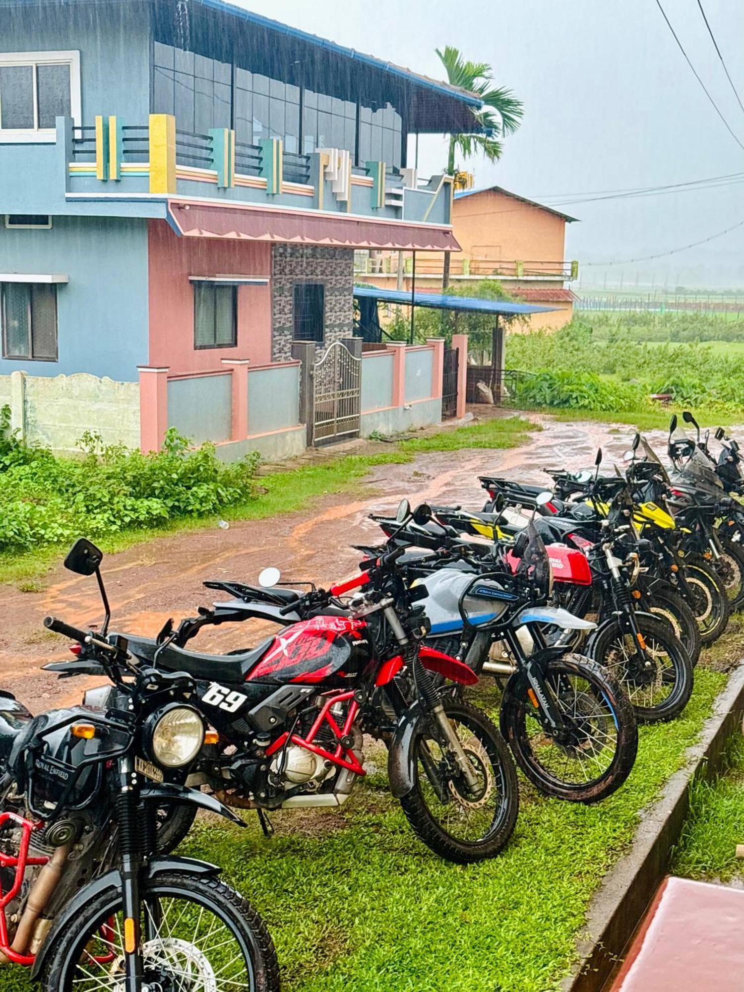 Mungaru Homestay, Talaguppa Sāgar Exteriör bild