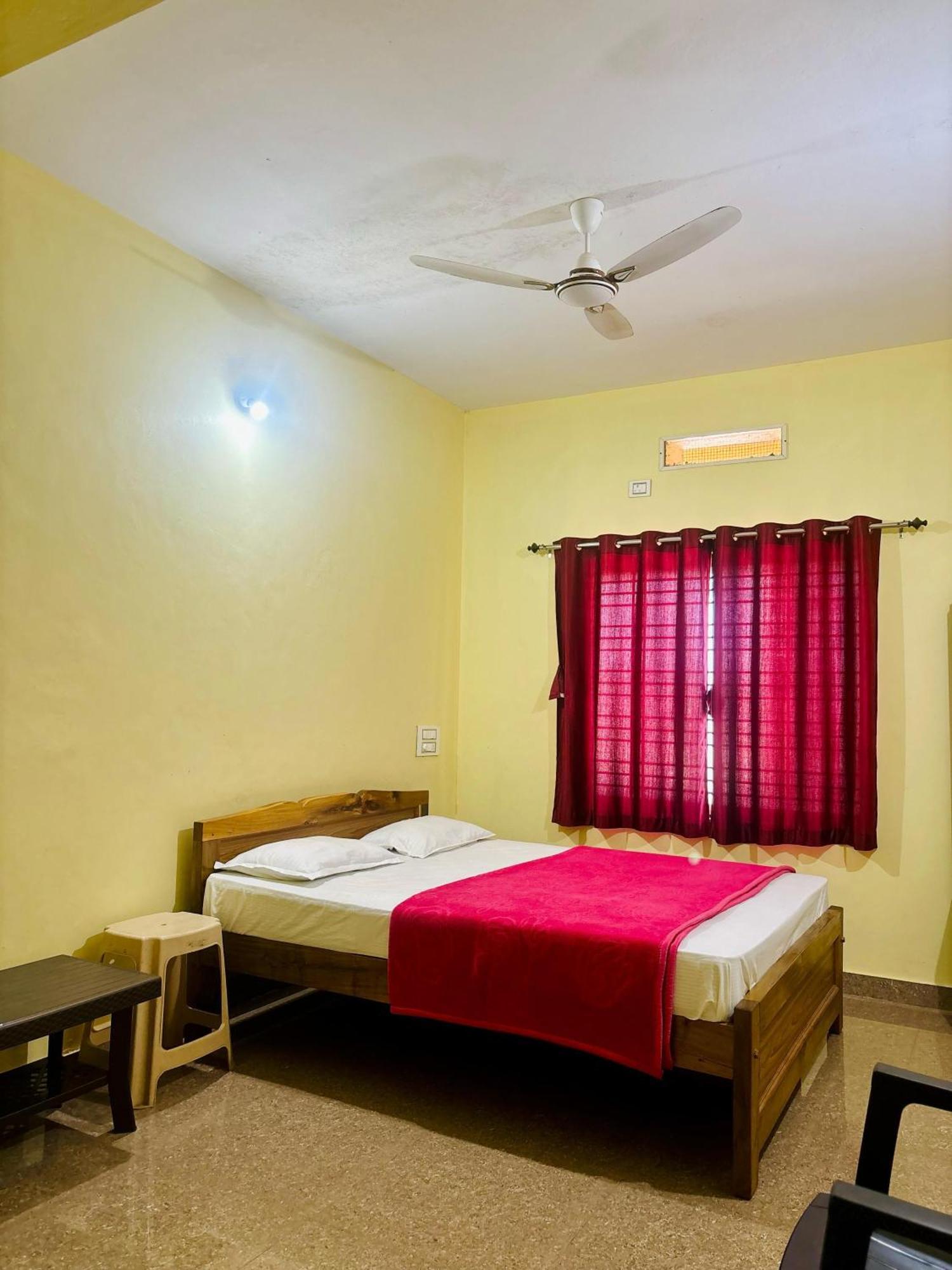 Mungaru Homestay, Talaguppa Sāgar Exteriör bild